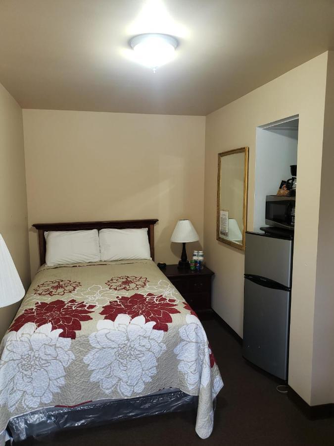 Clarysville Motel Frostburg Экстерьер фото